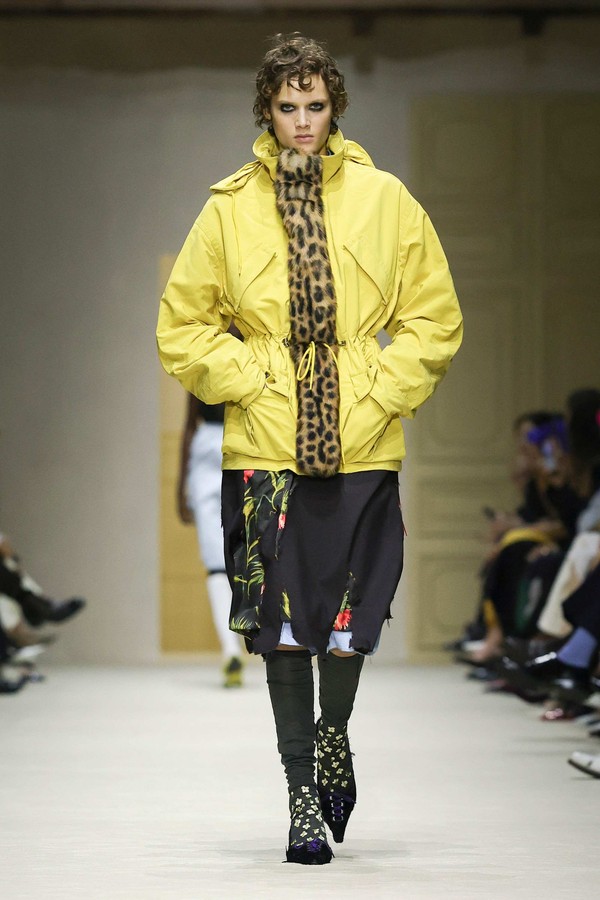 20260412222412_koleksi-prada-fall-2026-1775996981811.jpeg