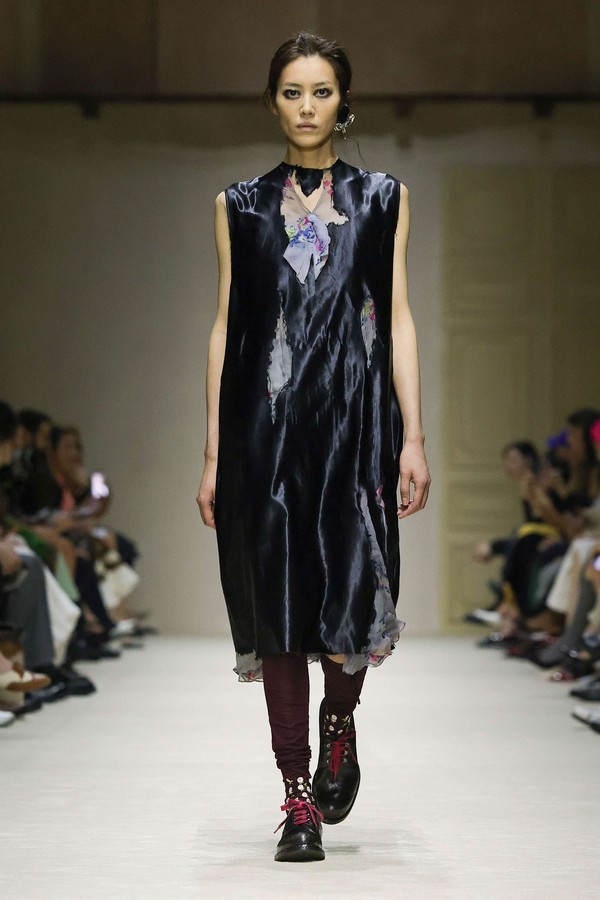 20260412222504_koleksi-prada-fall-2026-1775996981920.jpeg