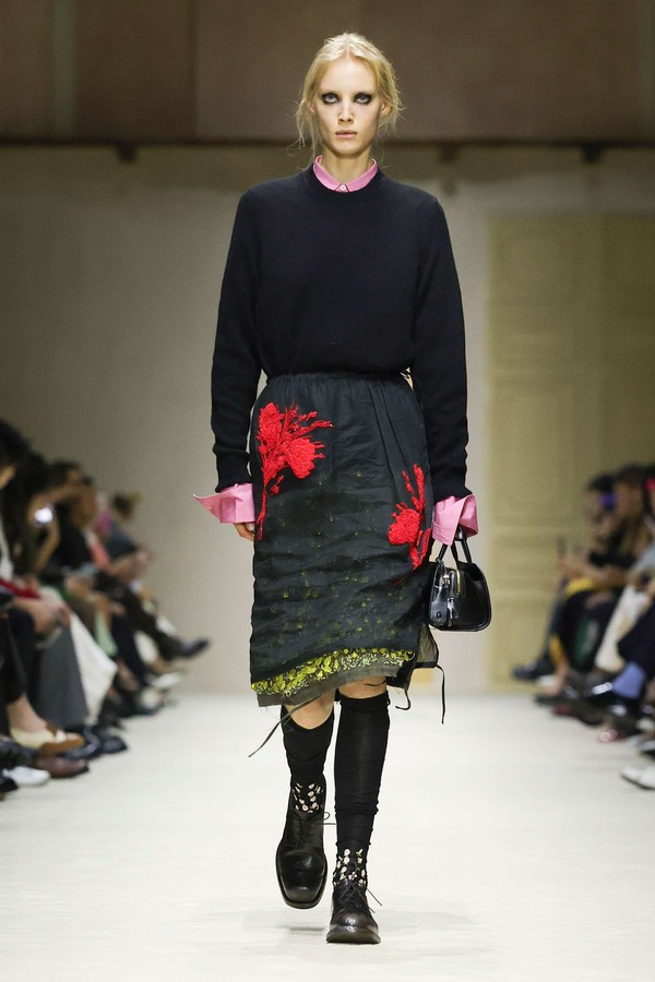 20260412222532_koleksi-prada-fall-2026-1775996981756.jpeg