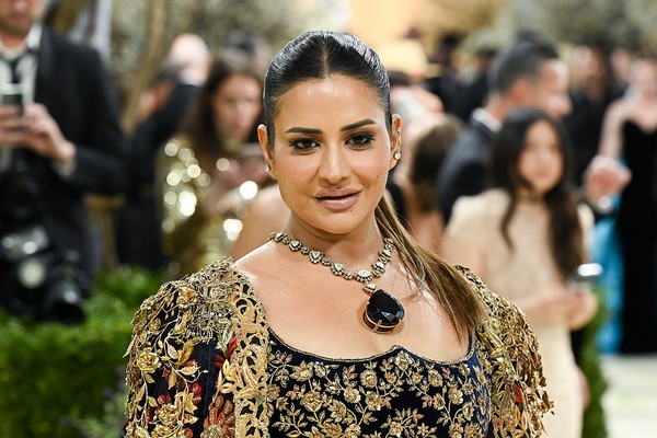 20260507145016_perhiasan-mewah-di-met-gala-1778055949805.jpeg