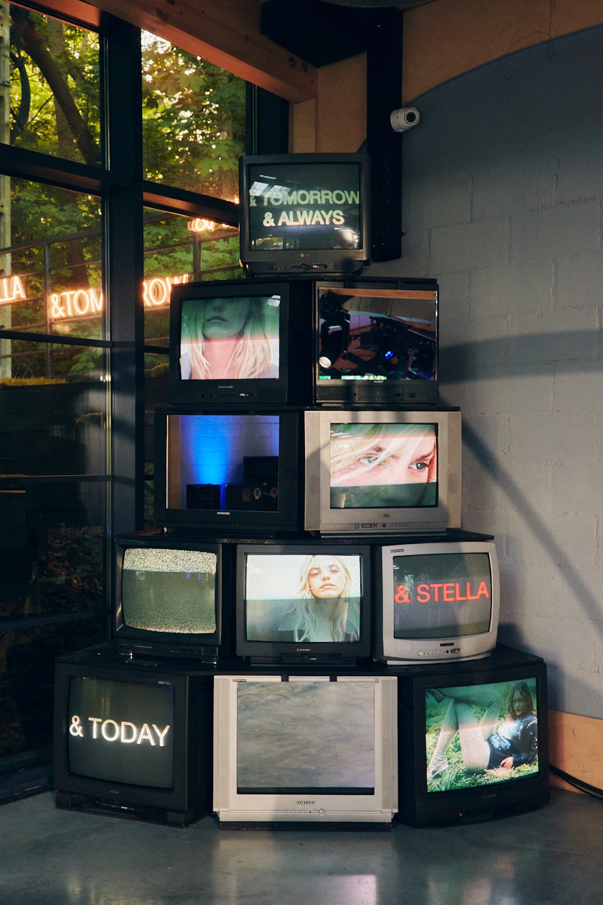 20260508143203_Stella-McCartney-HM-Regional-Event-in-Warsaw-16.jpg
