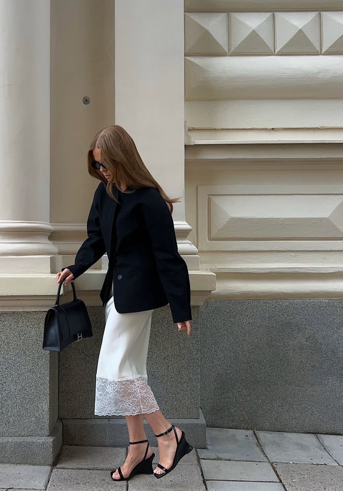 20260520130400_slip-midi-skirt-dengan-sentuhan-lingerie-look-foto-pinterestcom-1778231018187.jpeg