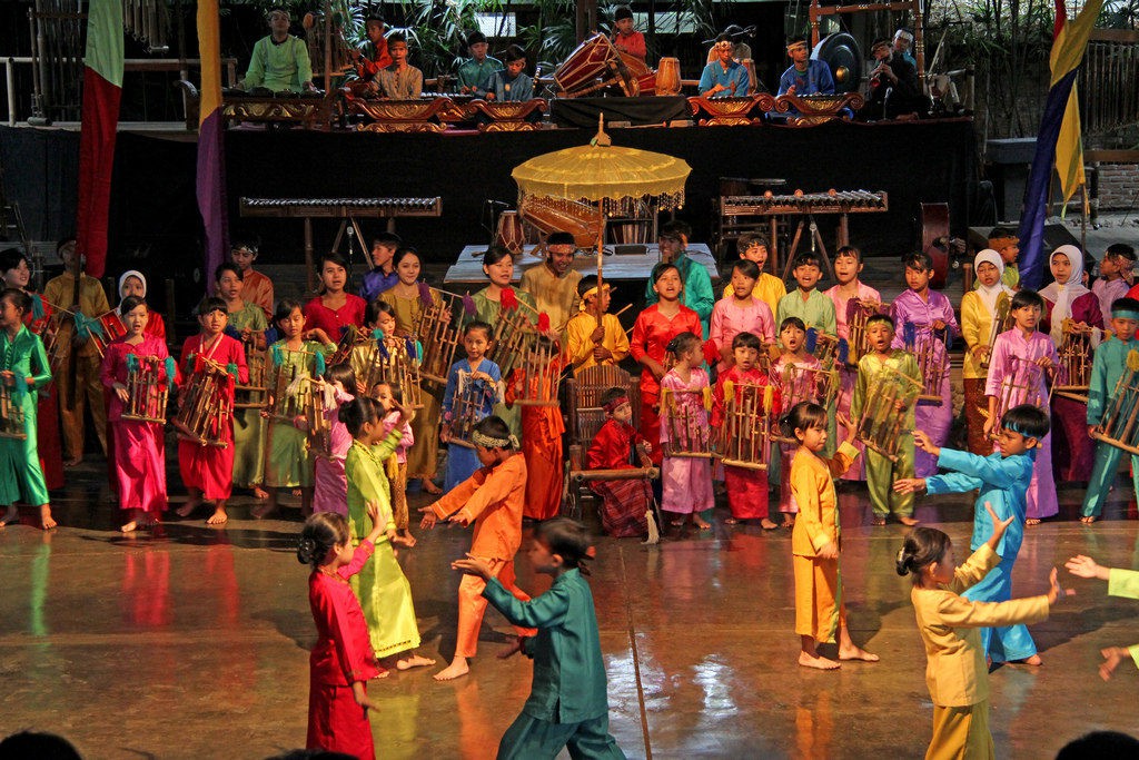 20260612174423_saung_udjo_bandung.jpg