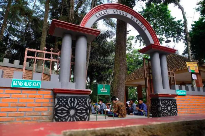 20260616162440_ziarah-gunung-tidar.jpg
