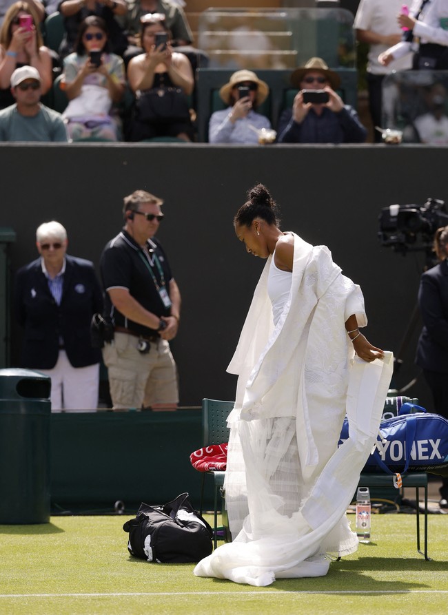 20260630174617_gaya-naomi-osaka-di-wimbledon-2026-1782777545371.jpeg