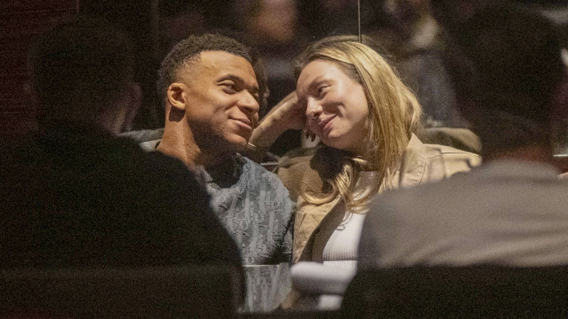 20260707103436_fae69c5c446e-xpoestermbappe26041301.jpg