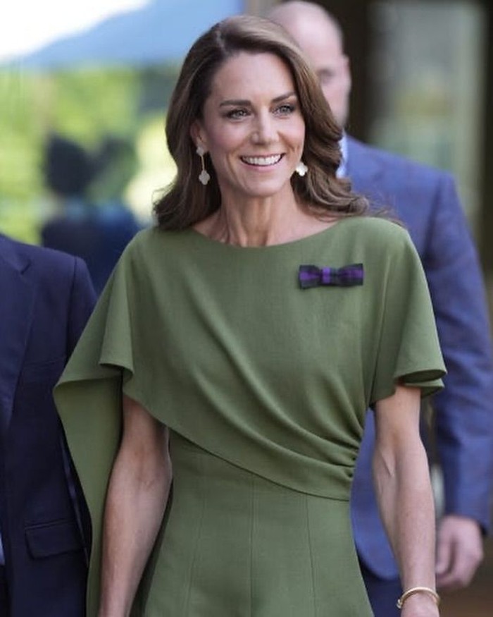 20260723163755_kate-middleton-memilih-dress-midi-berwarna-hijau-rumput-rancangan-emilia-wicksteadfoto-instagramcomroyalfashionpolice-1784184984189.jpeg