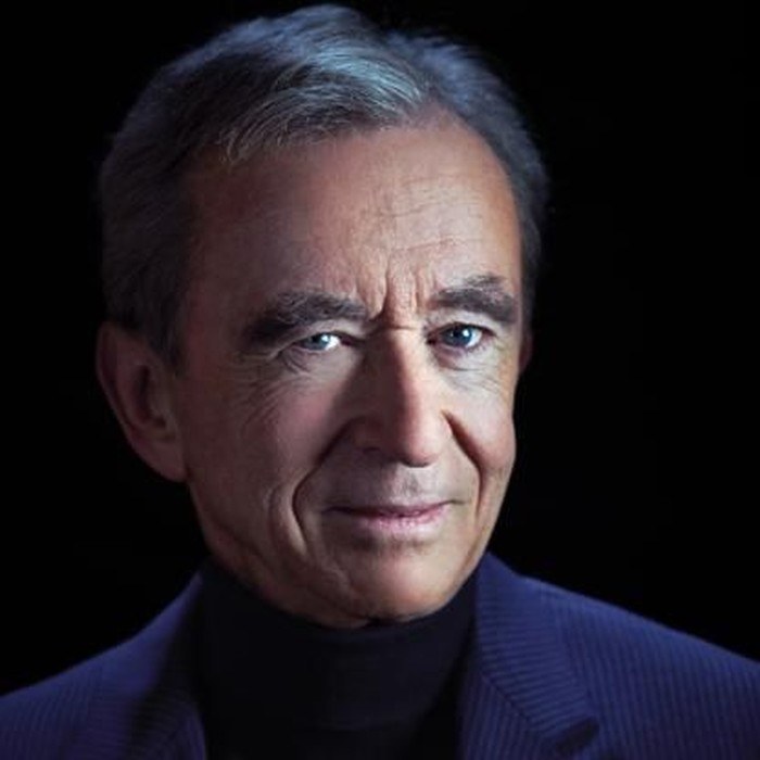 20260730130312_orang-terkaya-di-dunia-yang-berbisnis-fashion-bernard-arnault-familyfoto-dok-forbes-1784714458927.jpeg
