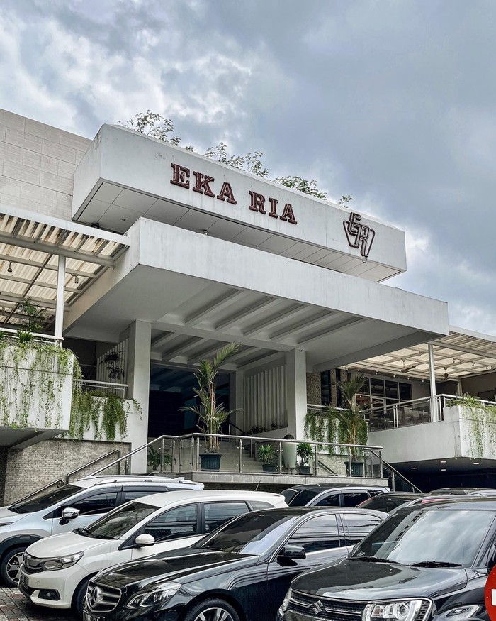 20260803122844_restoran-paling-tua-di-indonesia-restoran-eka-ria-berdiri-tahun-1925foto-instagramcomgowiththrills-1785145896005.jpeg