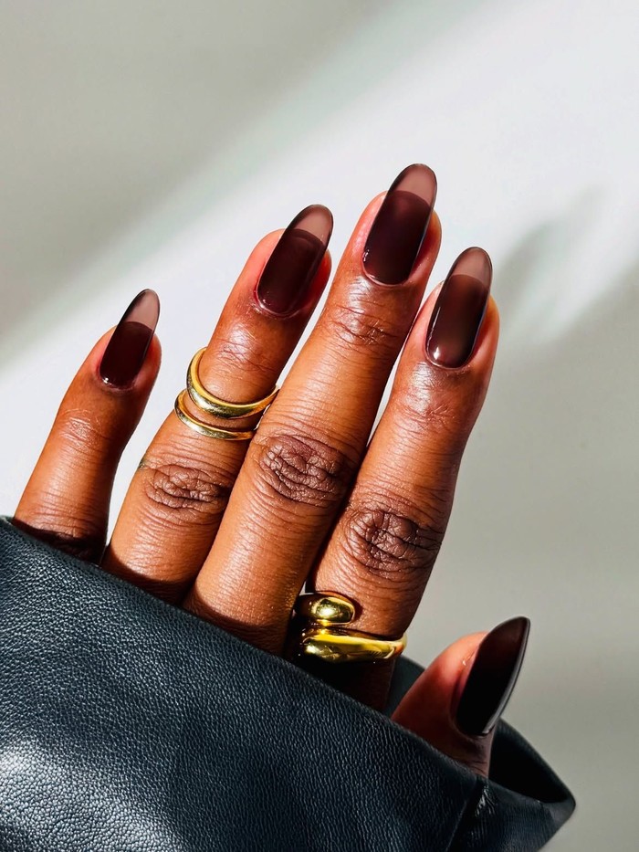 20260924160946_brown-jelly-nails-foto-instagramcombrushedbyb-1789465764359.jpeg