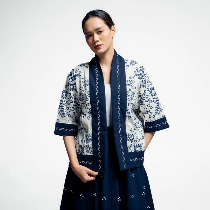 20261001150244_dama-kara-arunika-kimono-sashiko-memadukan-kekayaan-batik-klasik-indonesia-dengan-teknik-sashiko-motif-bunganya-bukan-sekadar--1790415346331.jpeg