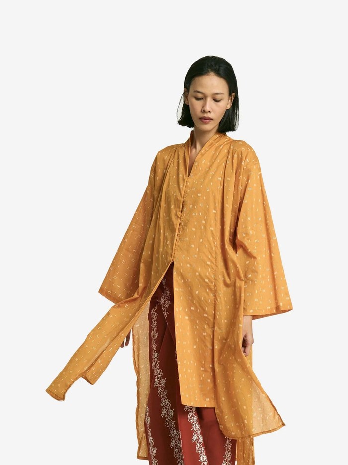 20261001150347_sejauh-mata-memandang-bambu-kebaya-puan-kebaya-melayu-yang-menggunakan-produk-batik-cap-tangan-motifnya-modern-dengan-tema-bam-1790415346960.jpeg