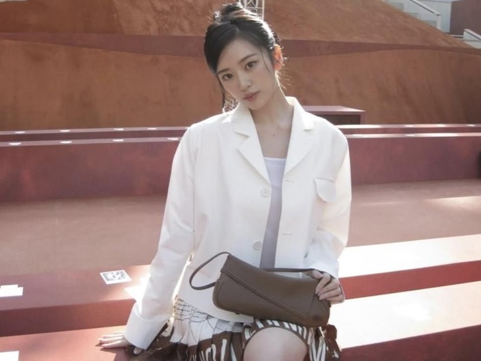 20261007132758_an-yujin-ive-foto-instagramcom-1791277391986.jpeg