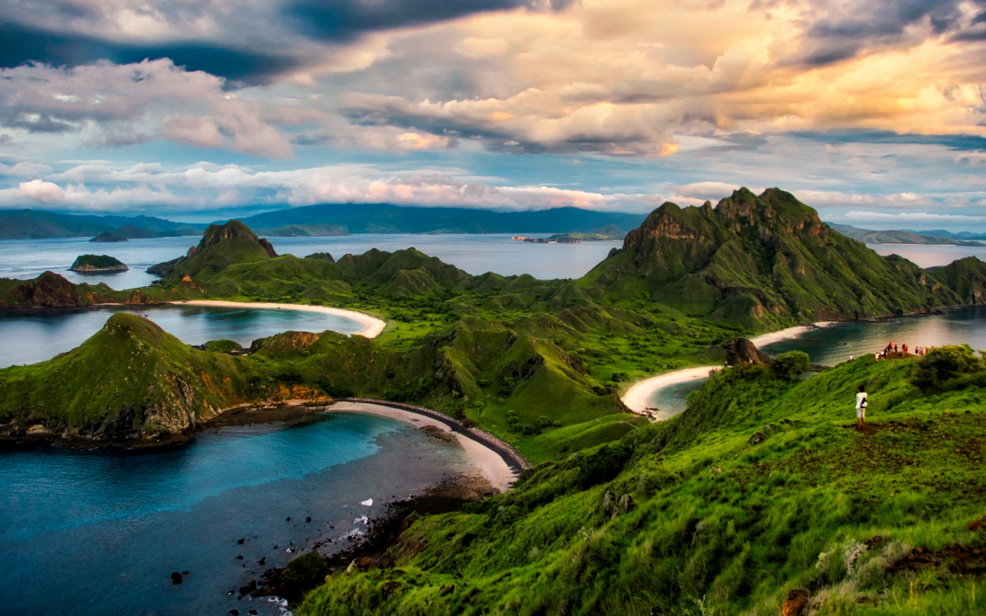 20261013122217_Pemandangan-P-Komodo.jpg