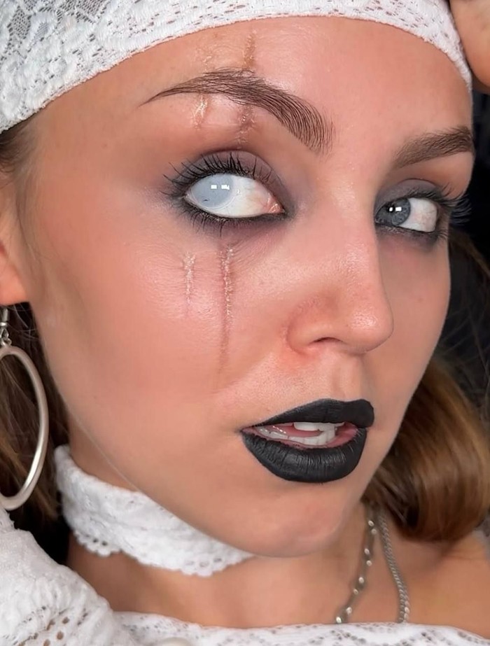 20261030151745_ilustrasi-makeup-look-half-zombie-foto-instagramcomindiarosemakeup-1792650716818.jpeg