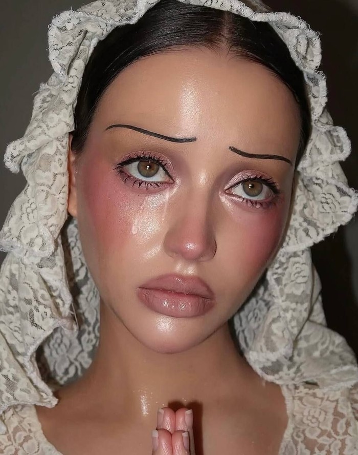 20261030153542_ilustrasi-makeup-look-cry-baby-foto-instagramcomlondonlookbook-1792650715985.jpeg