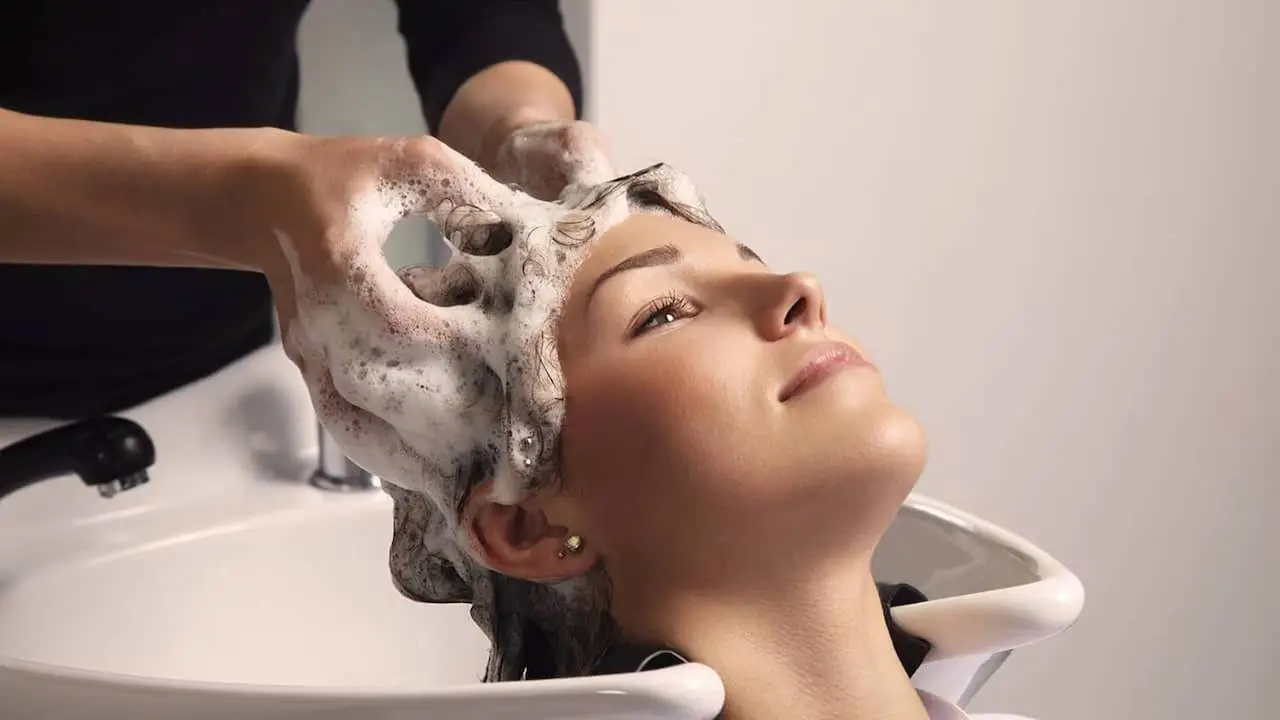 Rambut Badai Nggak Cuma dari Conditioner, Ini Kunci Kilau Sehat Mulai dari Akar!
