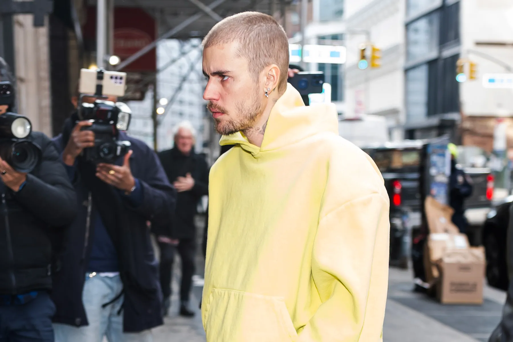 Justin Bieber Unggah Video Emosional, Sorotan Paparazzi Picu Kekhawatiran soal Kesehatan Mentalnya