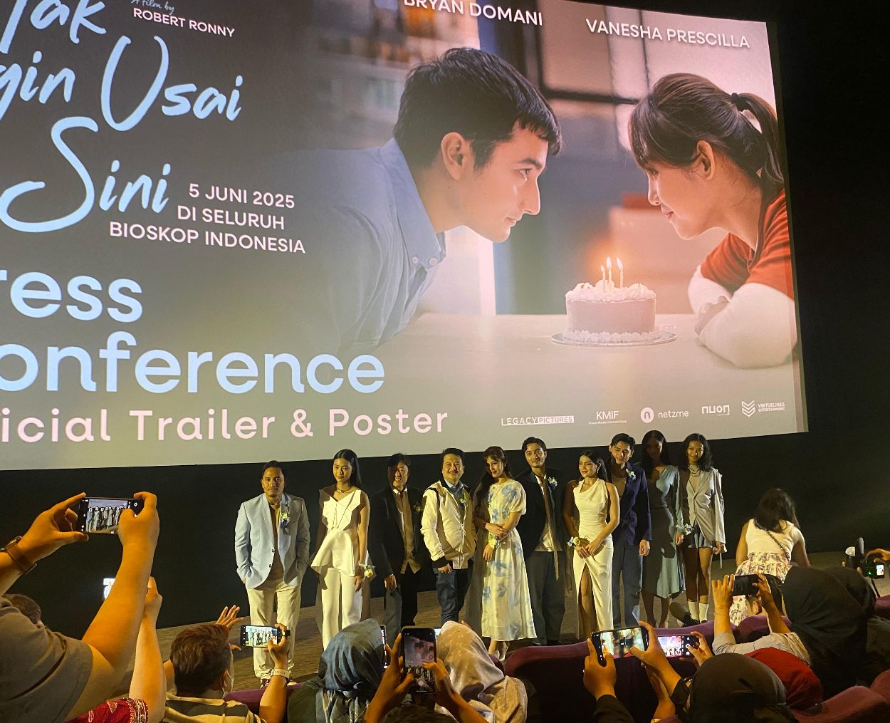 Muda dan Cantik! Ini Sederet Aktris Wanita yang Bintangi Film Tak Ingin Usai di Sini