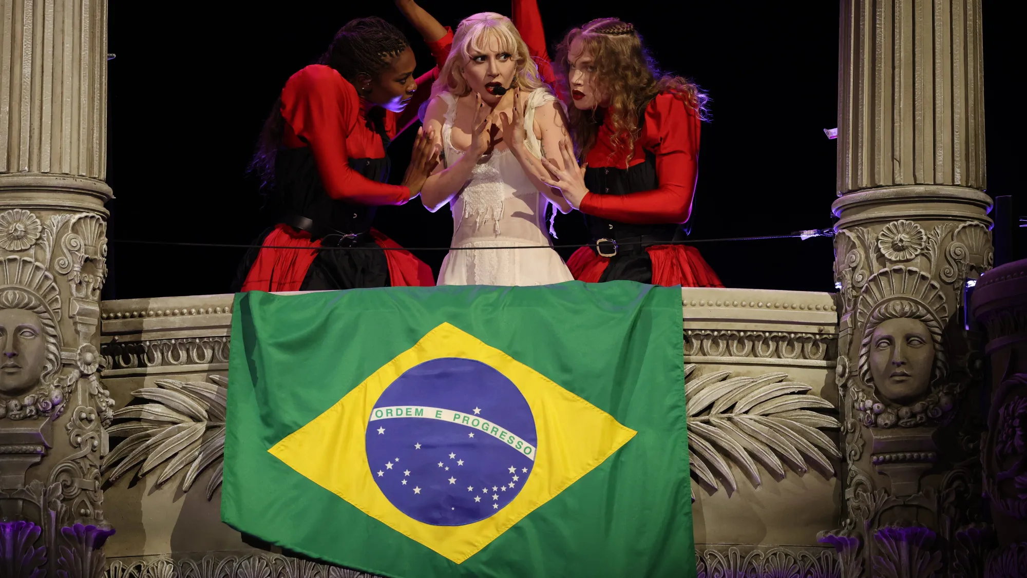 Heboh! Rencana Teror Bom di Konser Gratis Lady Gaga Dibongkar Polisi Brasil 