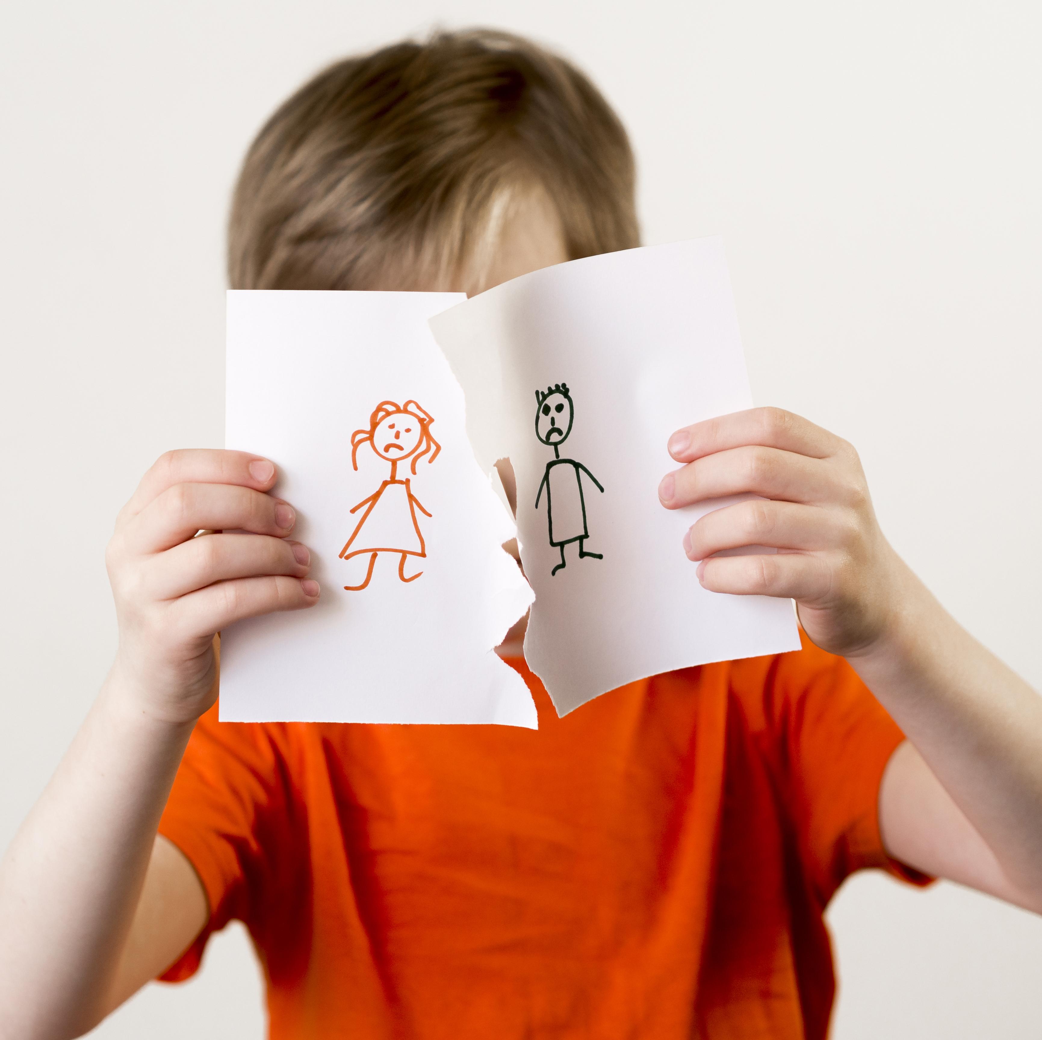 Mendidik Anak Perempuan Lebih Sulit daripada Anak Laki-Laki: Mitos atau Fakta?