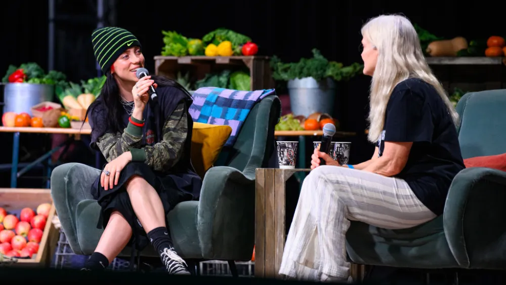 Billie Eilish Pakai Sepatu Etnies di Acara Iklim Berlin, Nostalgia Skater 2000-an Balik Lagi!