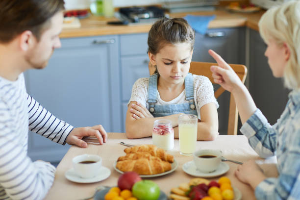 Parenting Ala VOC untuk Zaman Now? Pahami Efek Negatif dan Positifnya Dulu ya Cantiks