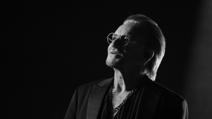 Keren! Bono Dapat Standing Ovation 7 Menit untuk Dokumenter ‘Stories of Surrender’ di Cannes 2025