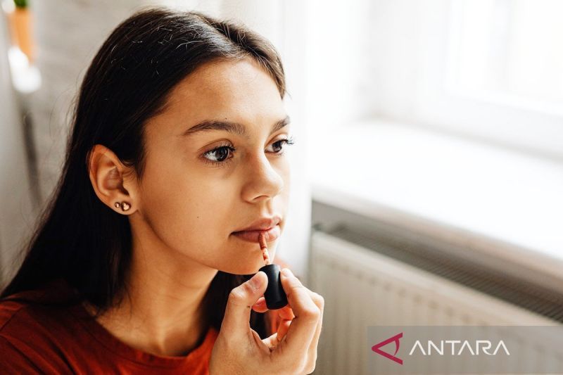 Bibir Lembap Seharian: Rahasia Cantik untuk Pecinta Lipstik