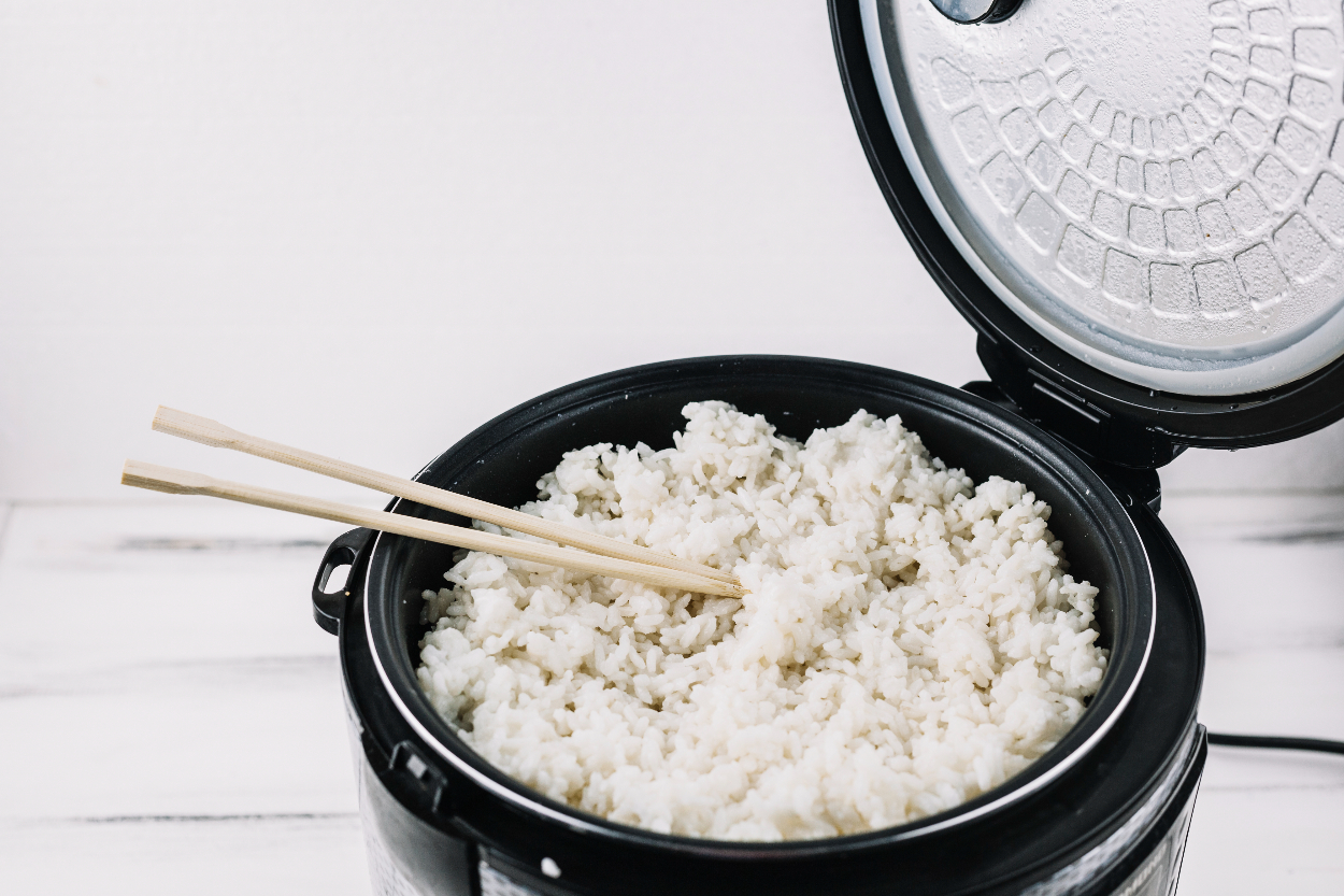 Kerak Nasi Membandel? 7 Trik Jitu Ini Ampuh Bersihkan Rice Cooker Tanpa Ribet, Kamu Wajib Tau!