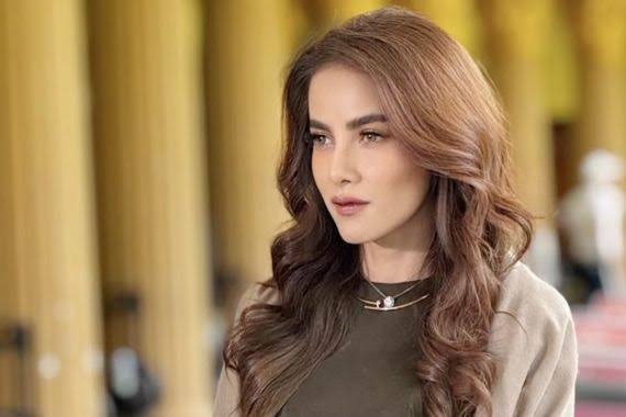 Lepas Hijab, Olla Ramlan Dihujat Netizen: 'Kok Jadi Tua Sih?'