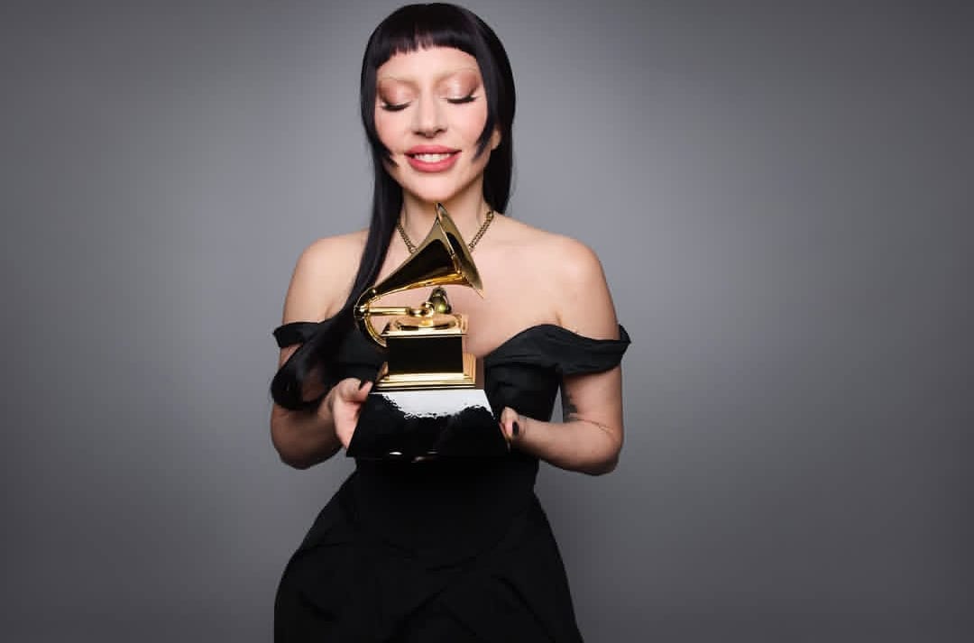 Bongkar Rahasia Kehidupan Lady Gaga: Dari Dapur Restoran hingga Tembus Panggung Grammy!