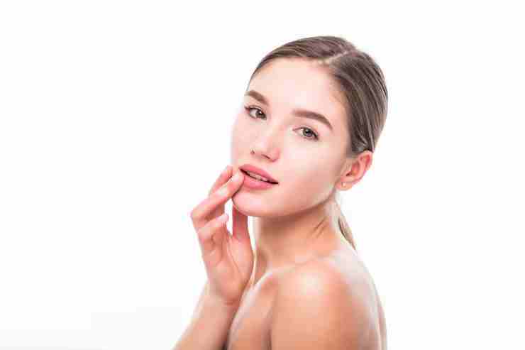 Setelah Filler Bibir, Ikuti 4 Tips Ini Agar Pembengkakan Cepat Reda