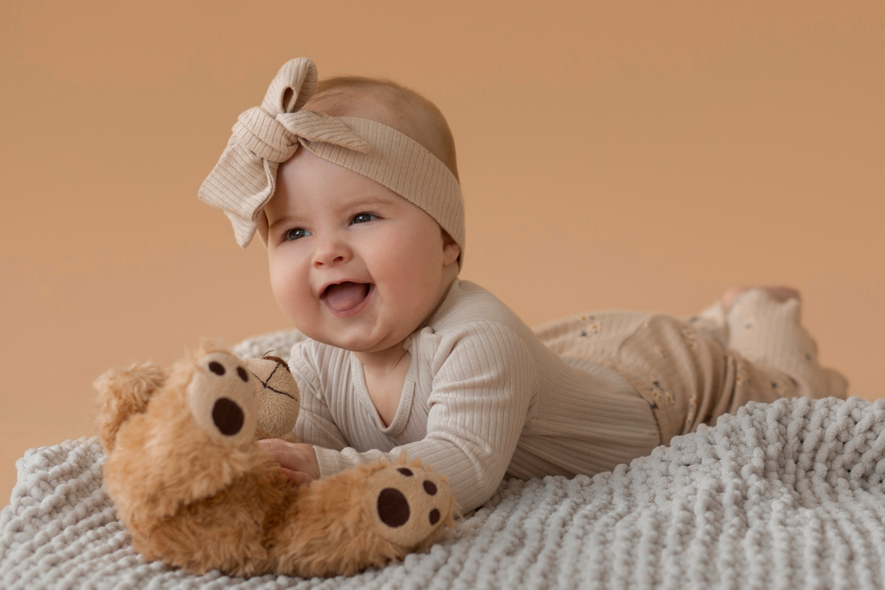 Kenapa Bayi Sering Menjulurkan Lidah? Ini 8 Alasan yang Perlu Kamu Tahu!
