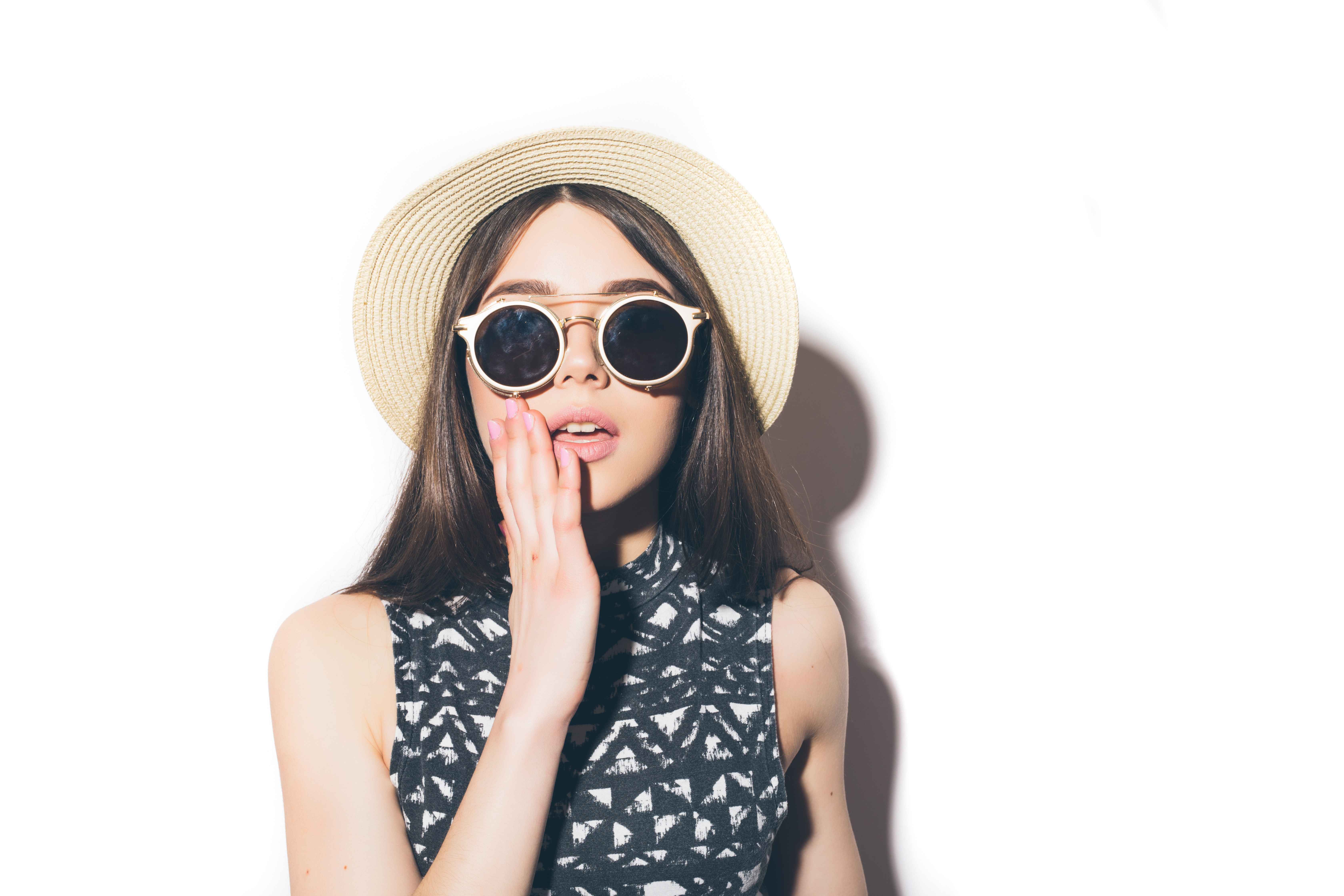 Jangan Asal Pilih! Ini Model Kacamata yang Bisa Bikin Wajah Kamu Terlihat Lebih Tirus