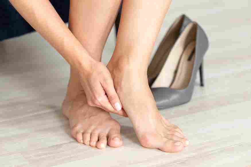 Kaki Kamu Sering Bengkak atau Pecah-Pecah? 5 Sinyal Diam-Diam Tubuh Anda Minta Tolong 