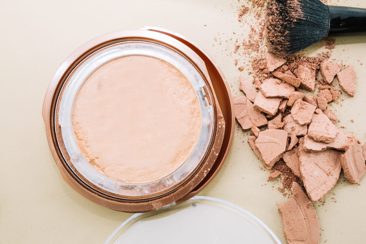 Kenali 5 Jenis Bedak Ini Biar Makeup Kamu Makin Flawless dan Tahan Lama, Awas Jangan Sampai Salah Pilih!