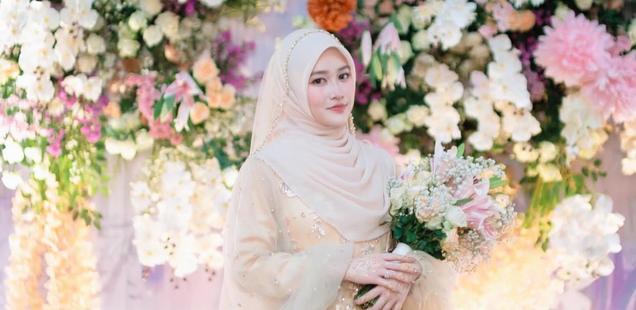Profil Khanza Mariska, Istri Gus Azmi yang Menikah di Usia 19 Tahun