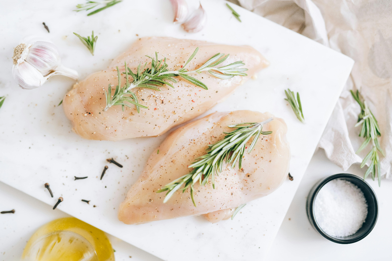 Penderita Punya Kolesterol? Ini Bagian Daging Ayam yang Paling Aman Menurut Dokter