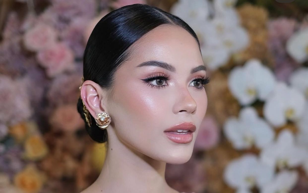 Gunakan MUA yang Sama dengan Luna Maya, Alyssa Daguise Tampil Flawless nan Elegan Saat Siraman!