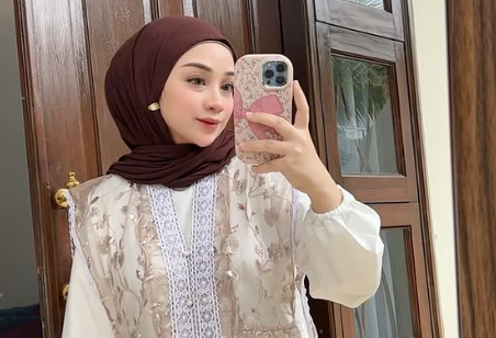  Ditinggal Suami Usai Anak Lahir Down Syndrome, Kisah Aisyah Elly yang Bangkit Berjuang Sendirian!