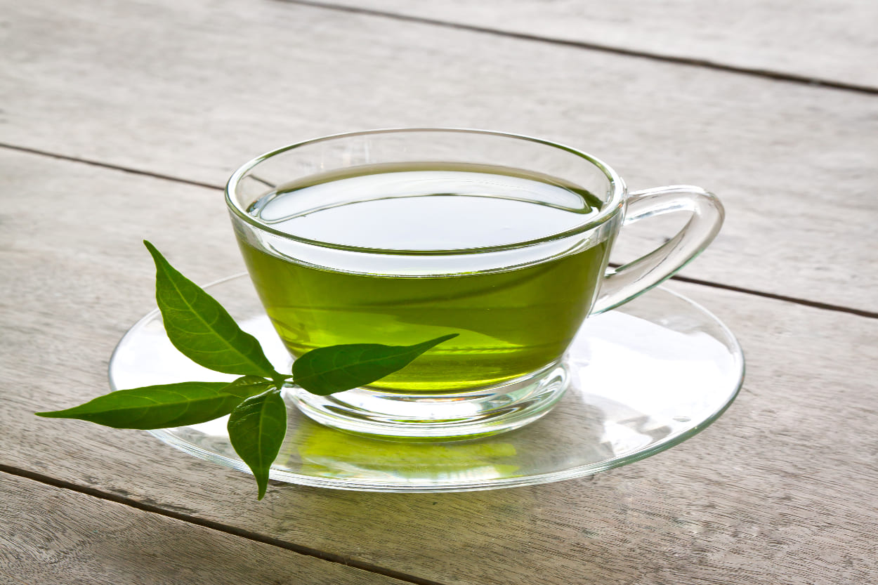 Gak Perlu Skincare Mahal! 6 Makanan Sakti Ini Ampuh Hempas Jerawat Membandel, Ada Teh Hijau!