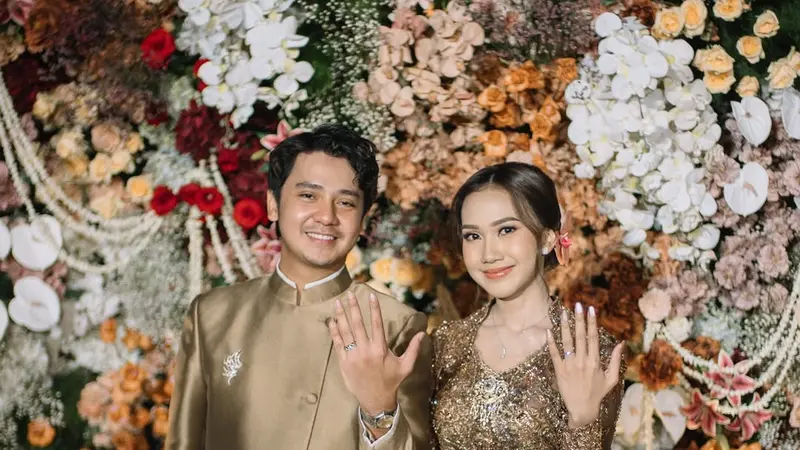 Akhirnya! Arbani Yasiz dan Raissa Ramadhani Resmi Tunangan