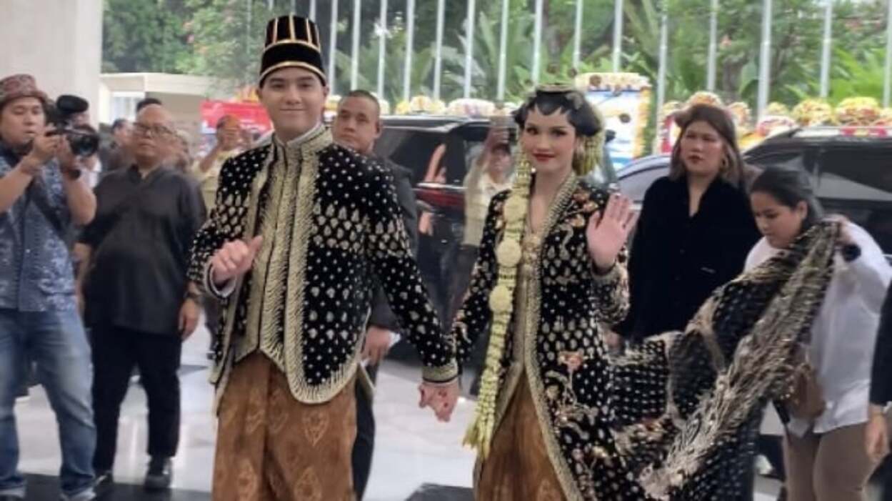 Al Ghazali dan Alyssa Daguise Mengadakan Ngunduh Mantu dengan Tema Javanese Royal Wedding