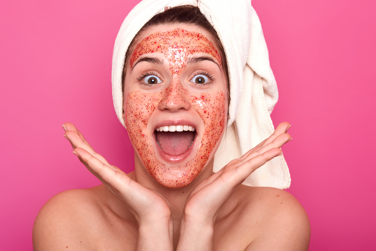 Tak Perlu Filter Lagi! Ini 9 Scrub Eksfoliasi Alami yang Bikin Kulit Auto Glowing, Wajib Dicoba!