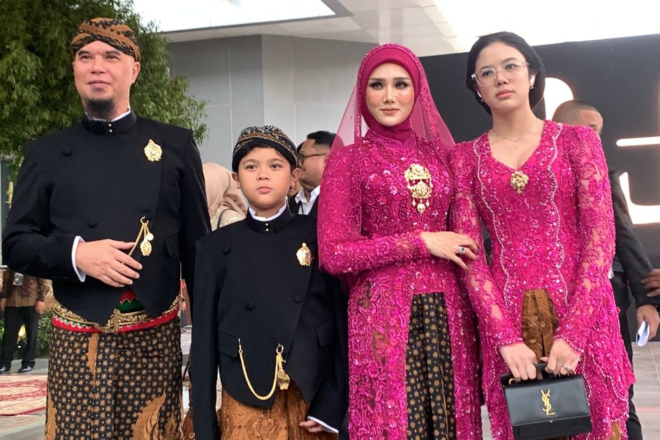 Kompak Serba Fuschia! Ini Tampilan Mulan Jameela, Tiara, dan Safeea di Ngunduh Mantu Al Ghazali