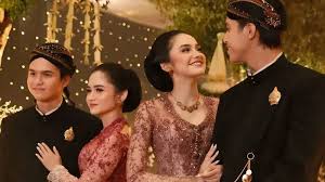Tissa Biani dan Syifa Hadju Tampil Glamor dengan Kebaya Cerah dan Sanggul Jawa di Ngunduh Mantu Al Ghazali