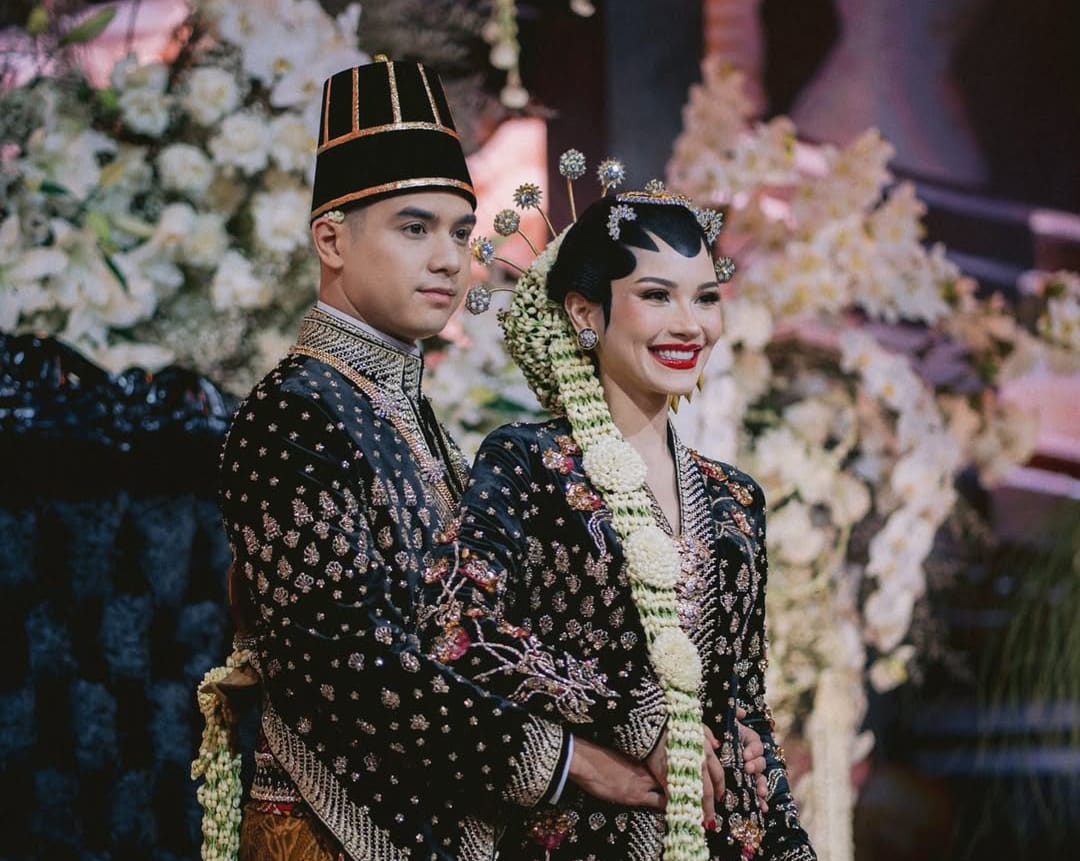 Filosofi Sakral di Balik Busana Adat Jawa Al Ghazali dan Alyssa Daguise saat Ngunduh Mantu, Bisa Jadi Inspirasi Nikahan Kamu!