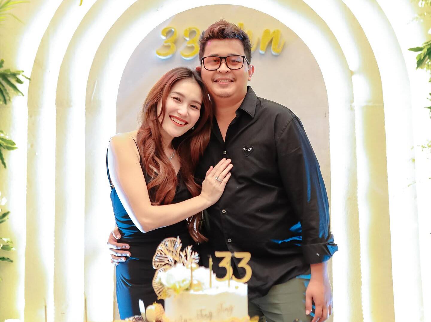 Rayakan Ulang Tahun ke 33 Ayu Ting Ting Justru Banjir Kritik! Netizen: 'Kok Pegang-Pegang dan Nempel Banget!'