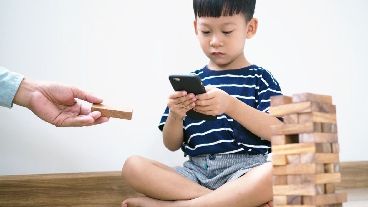 Stop Panik! Begini Cara Cerdas Bikin Anak Nggak Nempel Terus Sama Gadget